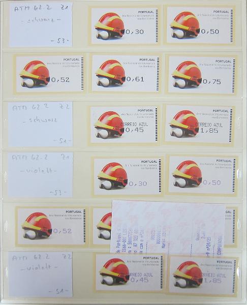 0265 (263).jpg -     Lote:    265      Colecção Especializada - Etiquetas      Lotes Especiais       Descrição:      1981/2010 &mdash; Etiquetas.   Coleção composta por 12 álbuns com etiquetas desde percursoras e Framas até 2010, com provas, erros, FDC's, etiquetas novas e usadas, sobrescritos circulados, variedades de impressão e papéis. Importante estudo. Lote a ver.        Lote ETQ       Valor Base:     &euro; 3000,00     Valor Venda:     &euro;      